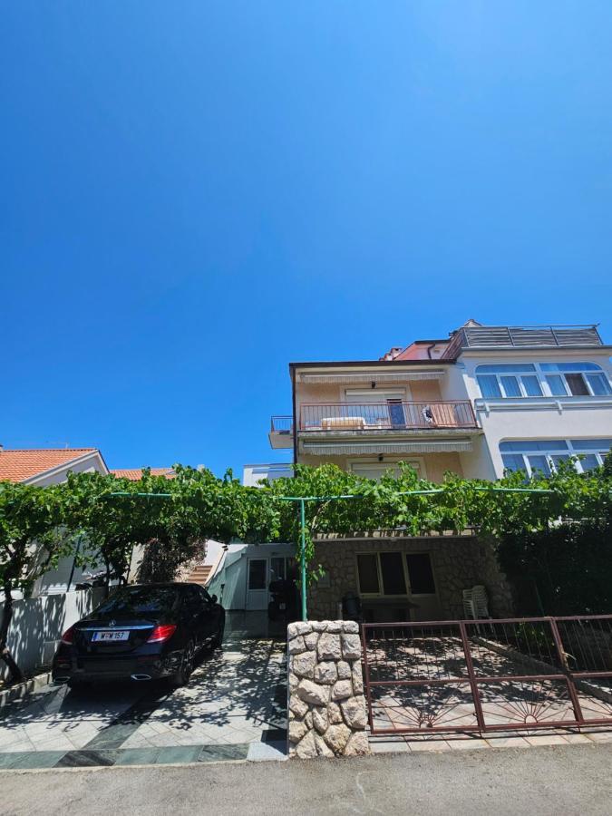 Apartments Bahar Krk Krk Town Eksteriør bilde